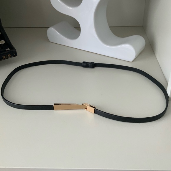 Vegan Leather Simple Classic Minimal Everyday Skinny Thin Belt women’s SZ 100 CM - Picture 3 of 12